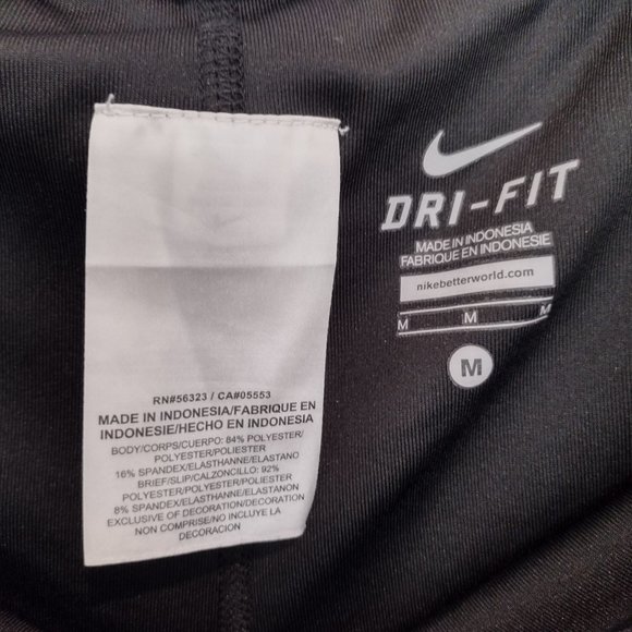 NIKE Women's Dri-fit magenta shorts, size M - Picture 8 of 8